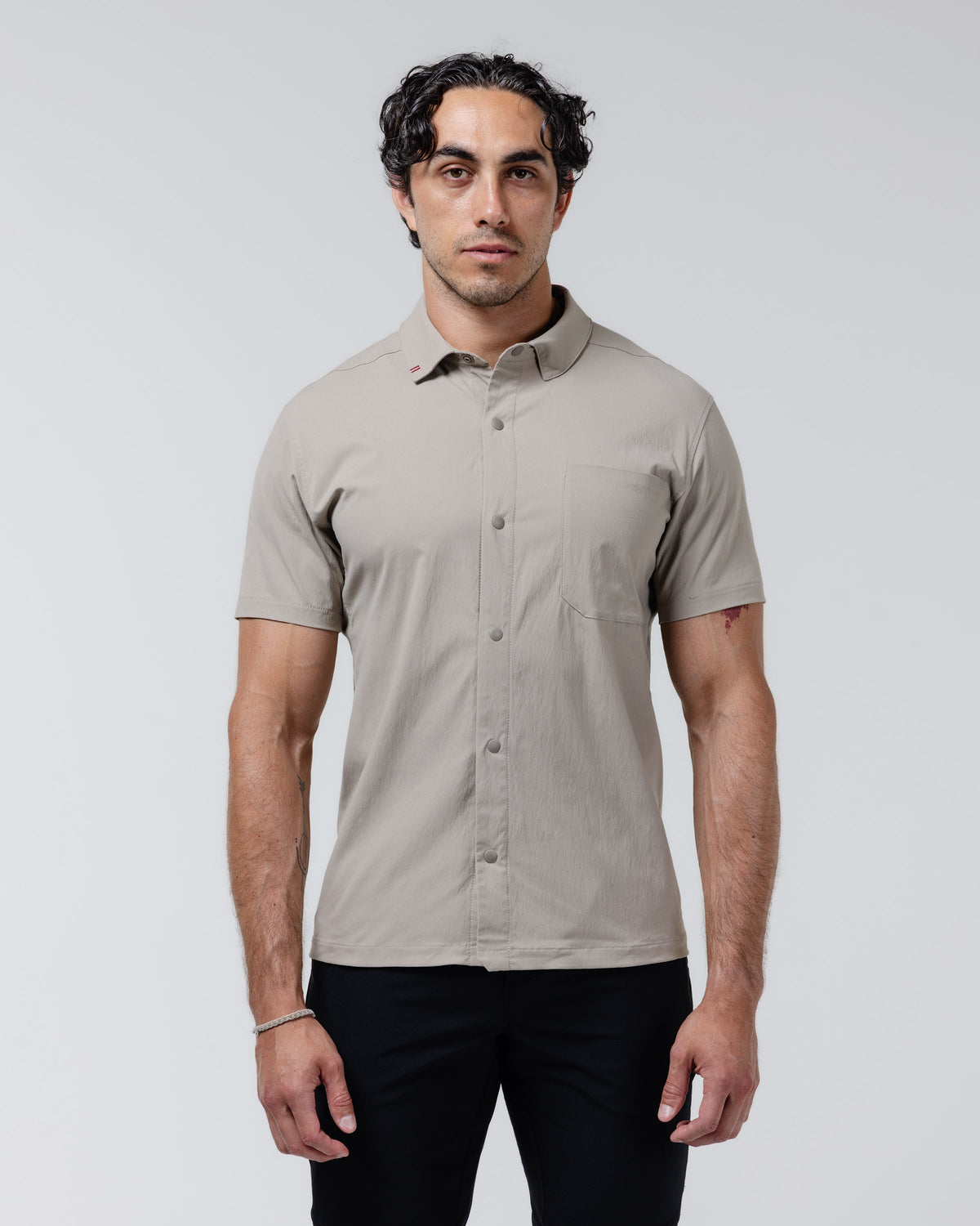 Camisa Black Crest Mikey con botones a presión