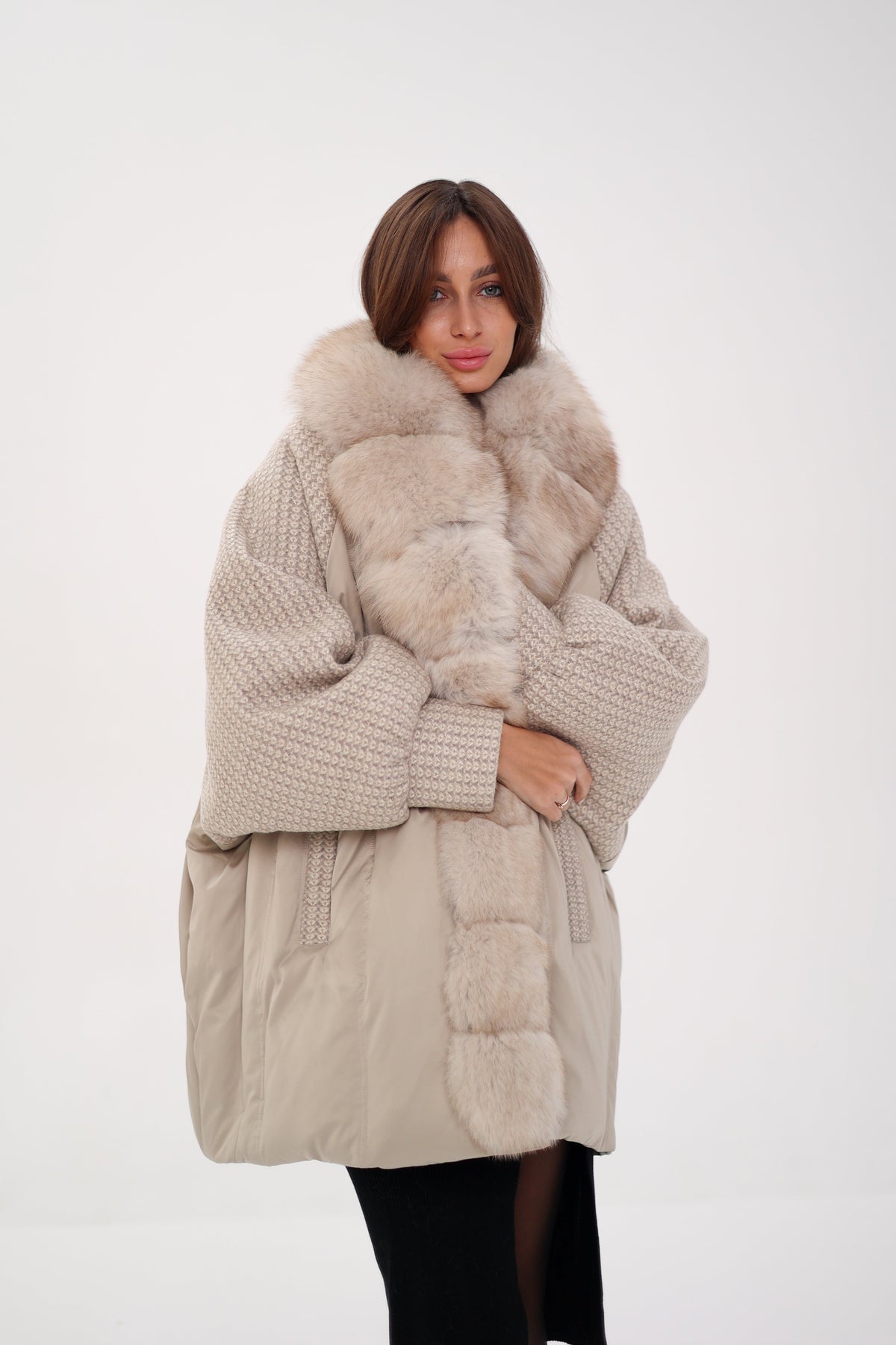Abrigo de plumón Polar Fox Boucle para mujer de Alaska® Outerwear Company