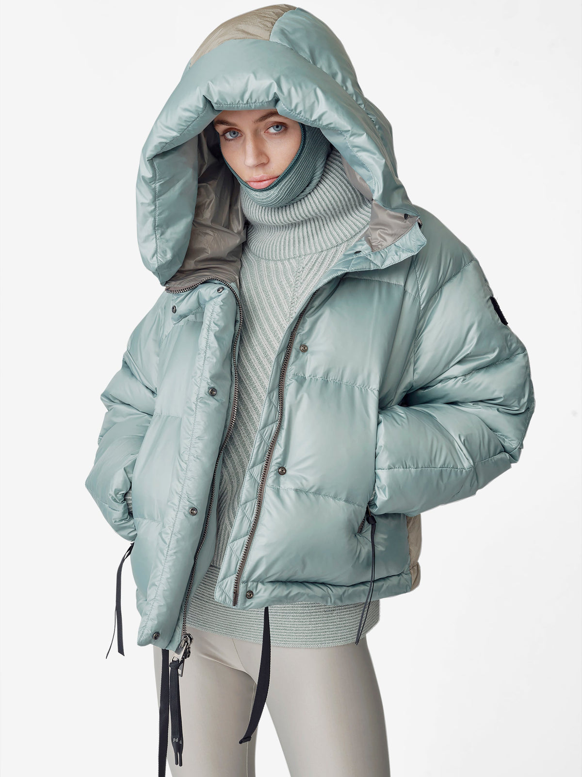 Chaqueta corta de plumón Holden Outerwear en gris pizarra