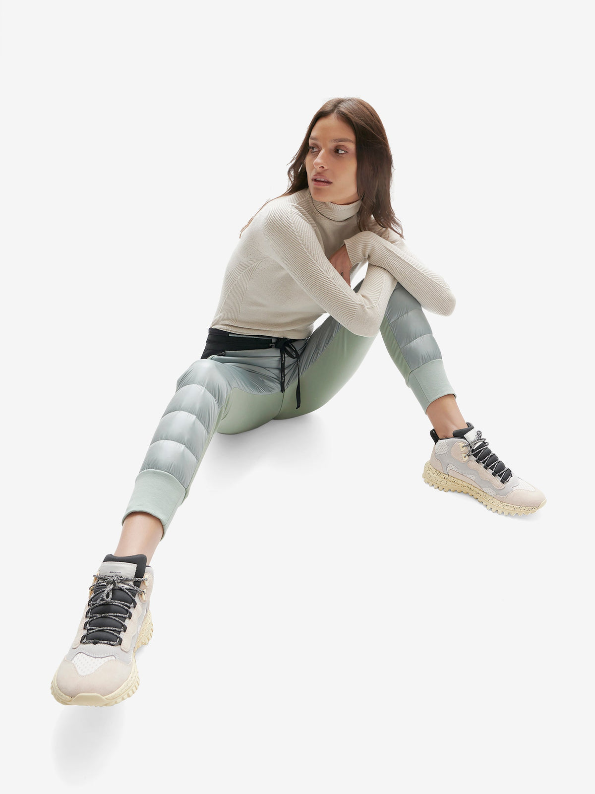 Jogger de plumón híbrido Holden Outerwear en gris pizarra