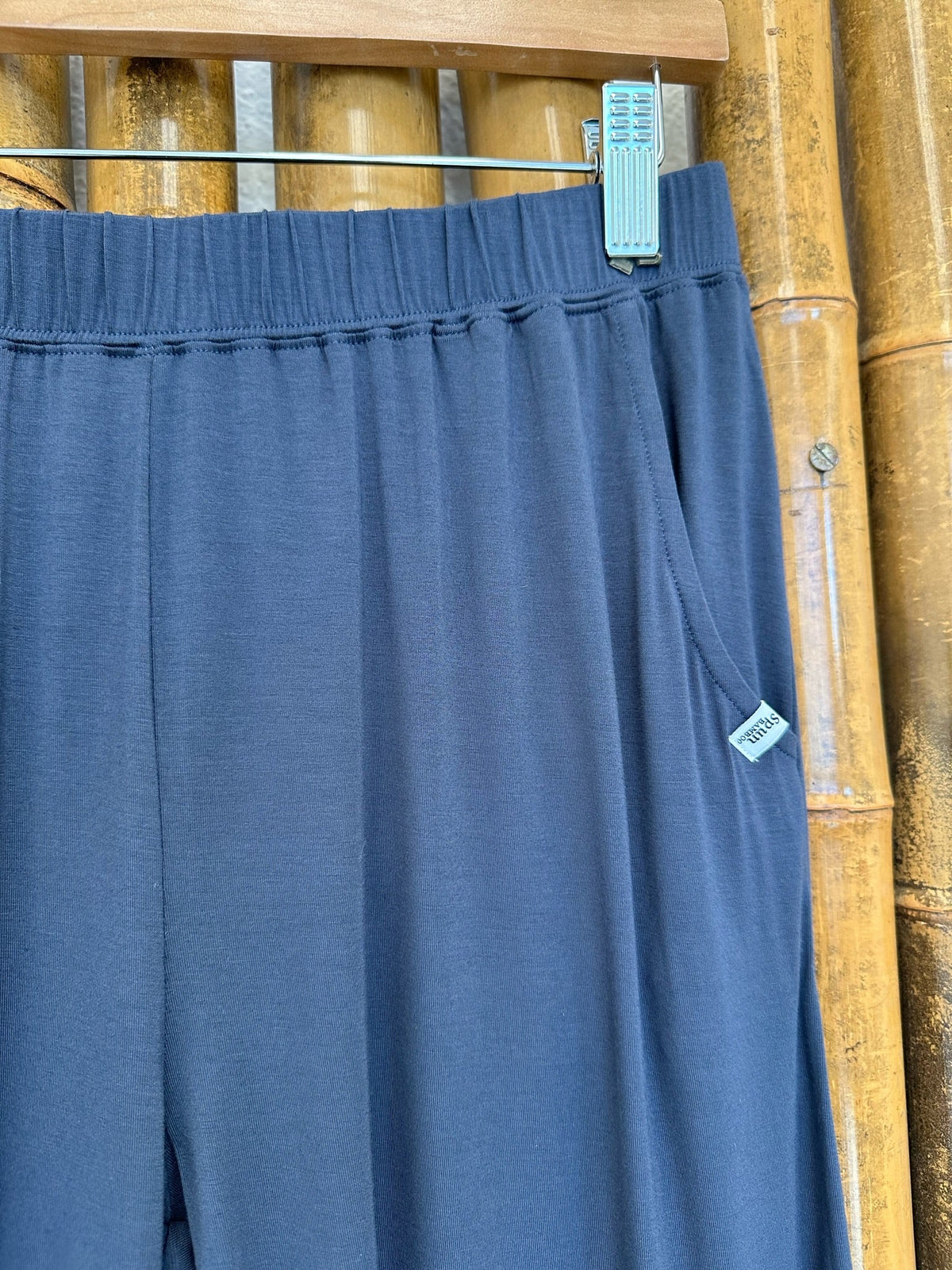 Lounge-Jogger aus gesponnenem Bambus