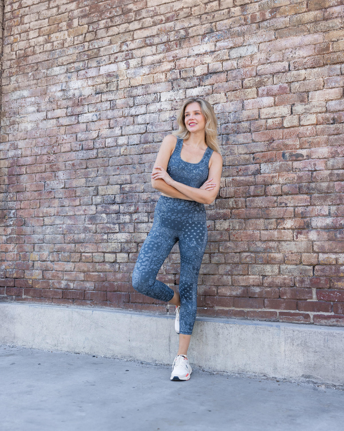 Lezat Ada Leggings