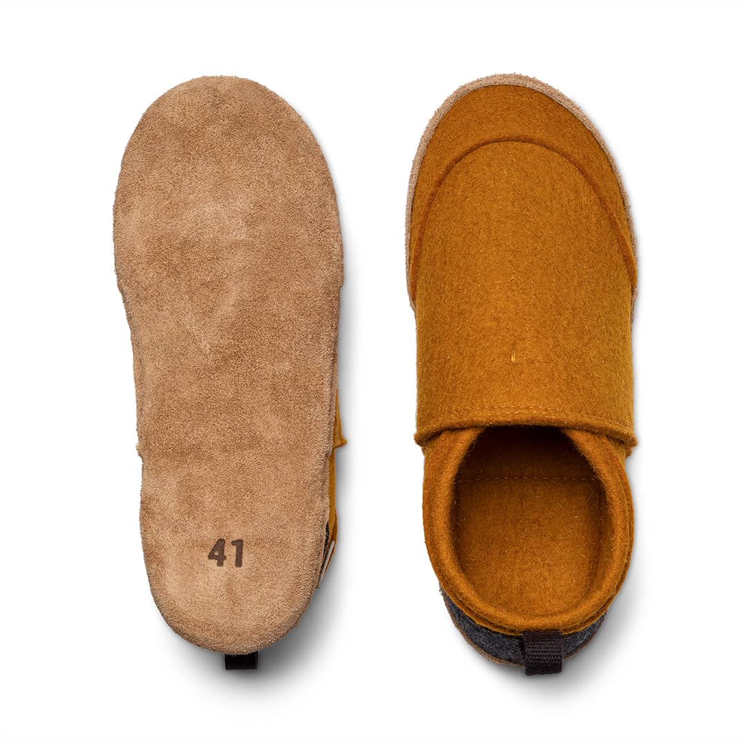 Kyrgies Tengries Slippers