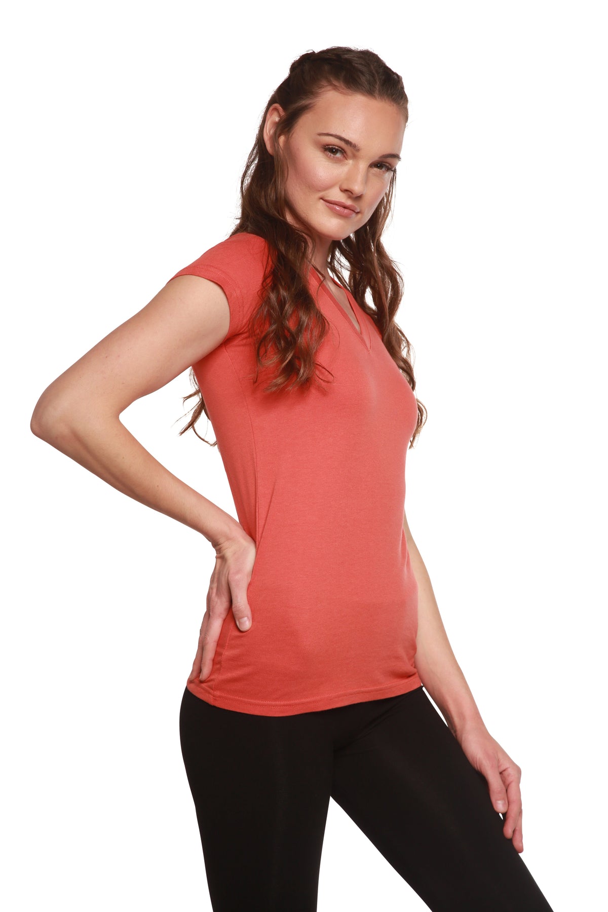 Playera de bambú con cuello en V y manga corta