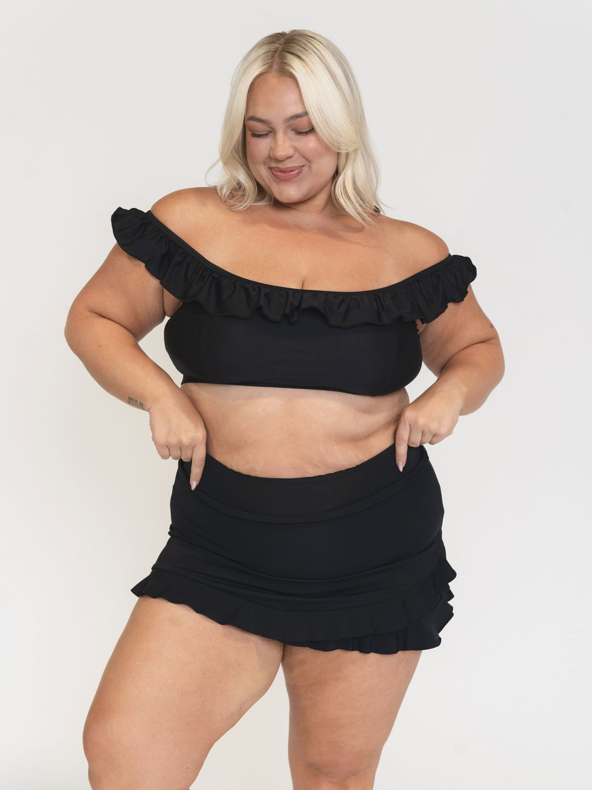 Top de traje de baño tipo bralette con volantes de Lime Ricki