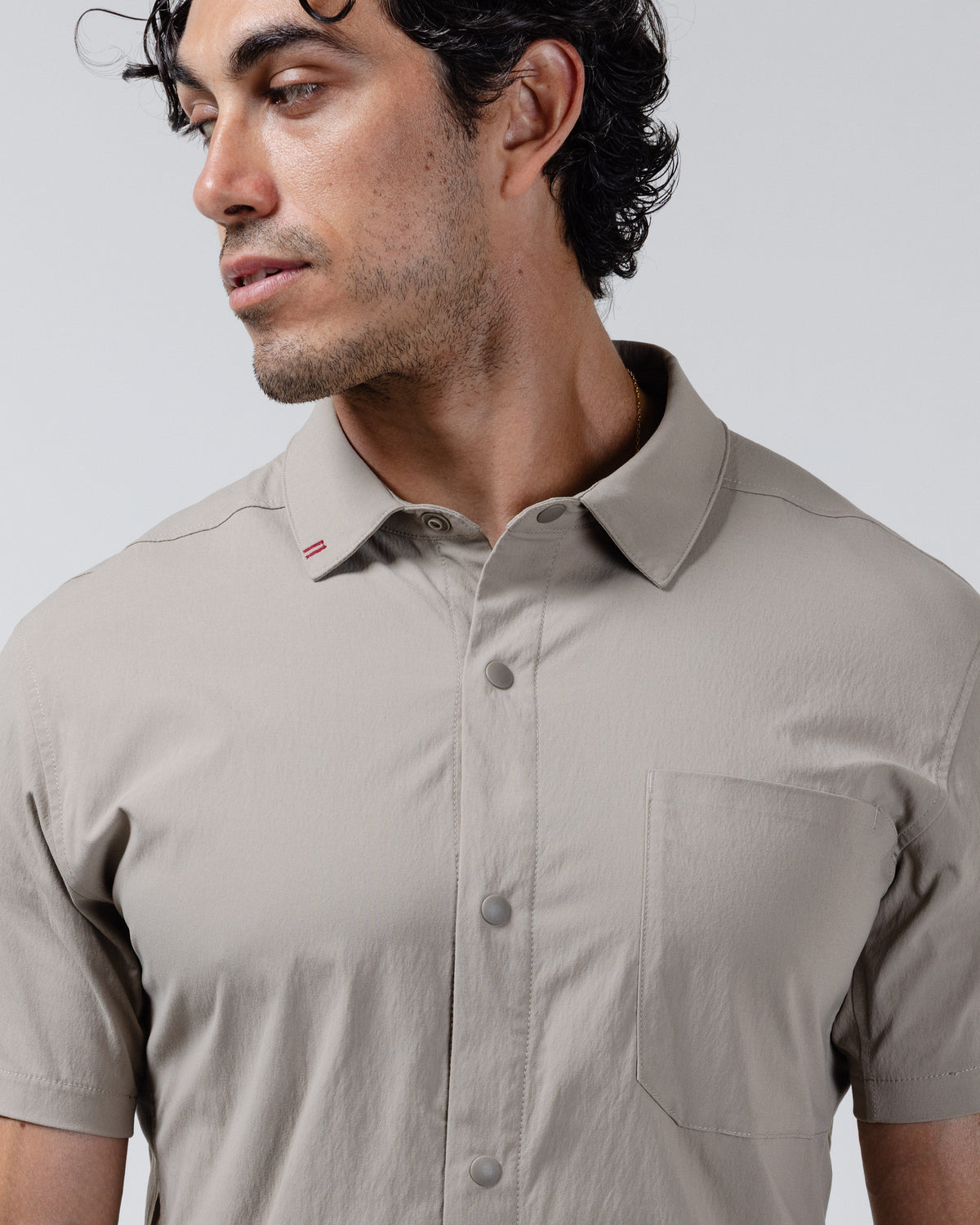 Camisa Black Crest Mikey con botones a presión
