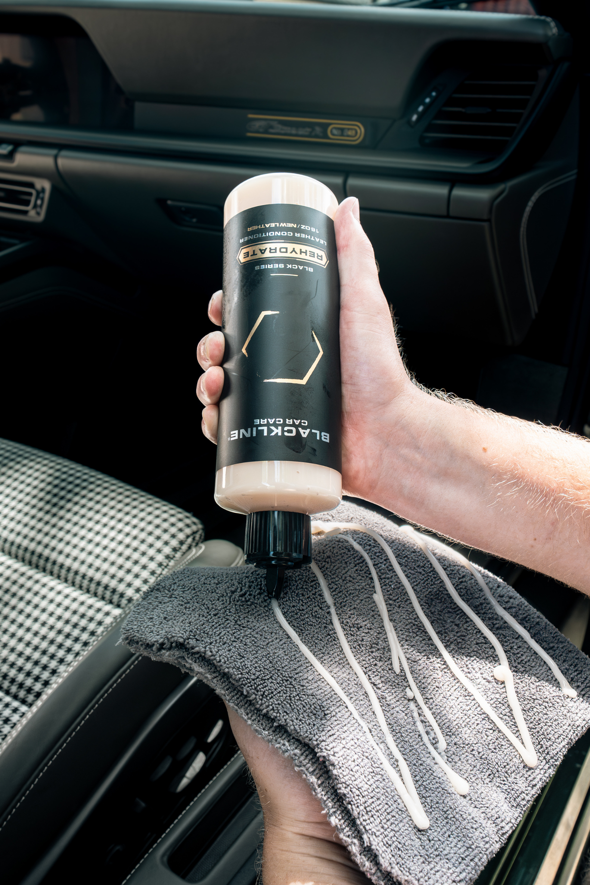 Limpiador Multiusos Suave para Autos Blackline Car Care