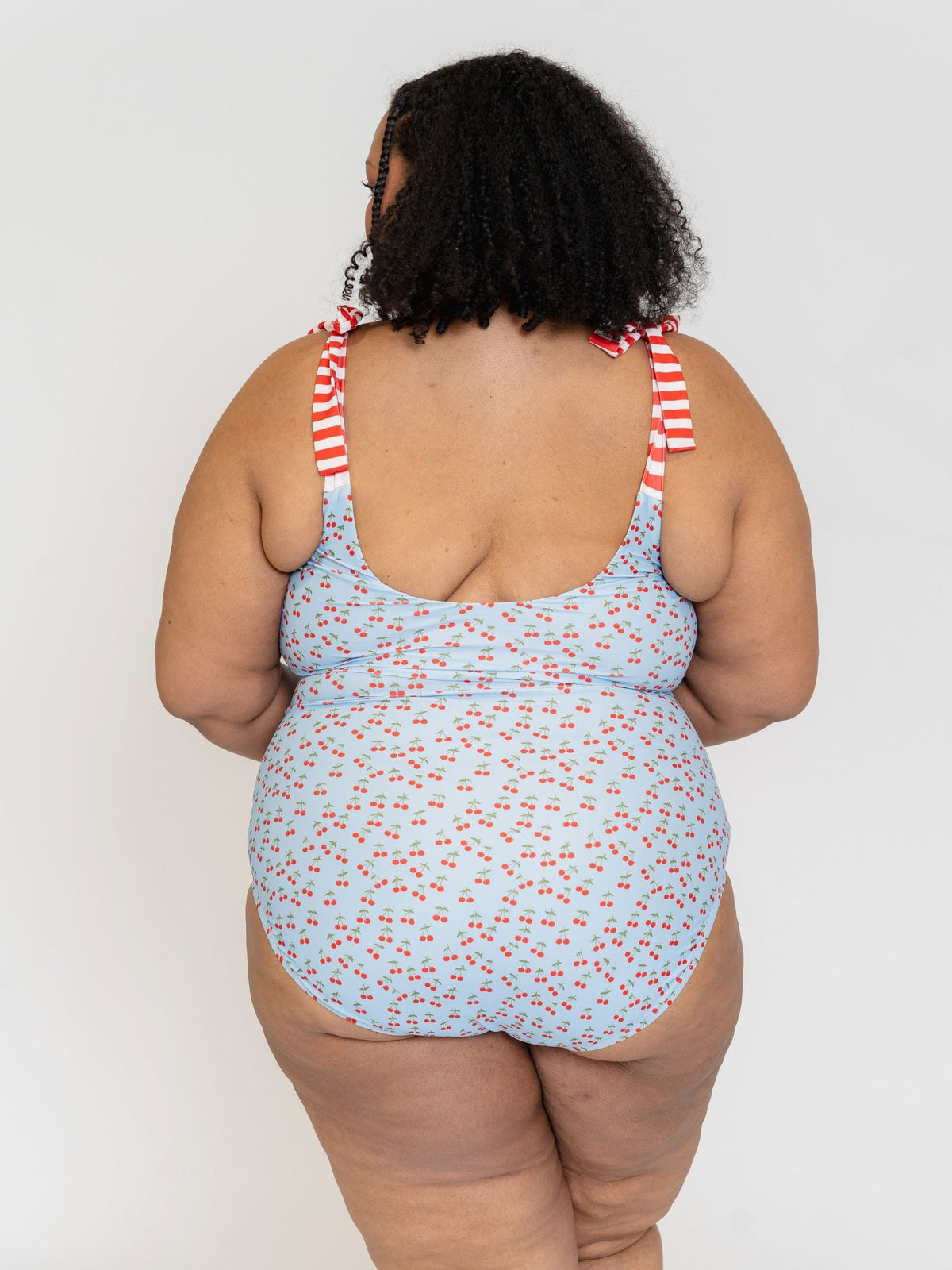 Traje de baño de una pieza con cerezas de Lime Ricki