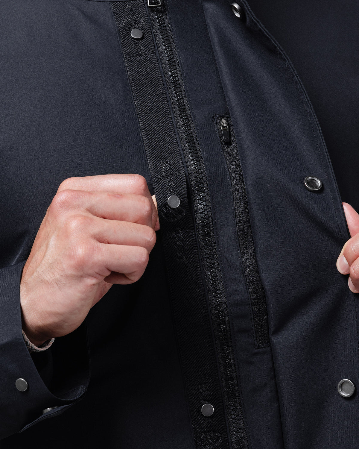 Black Crest Escort Jacke