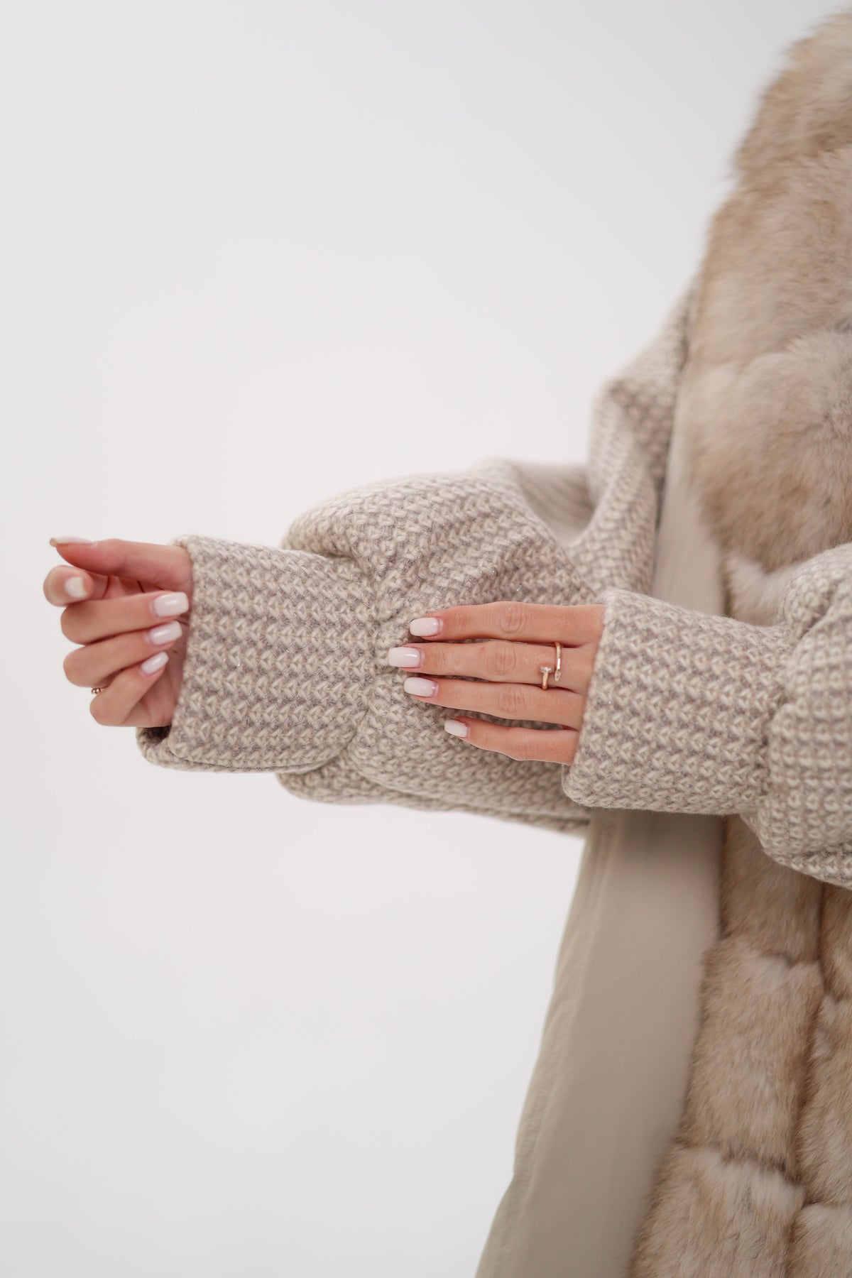 Alaska® Outerwear Company Damen Polar-Fuchs Bouclé-Daunenmantel