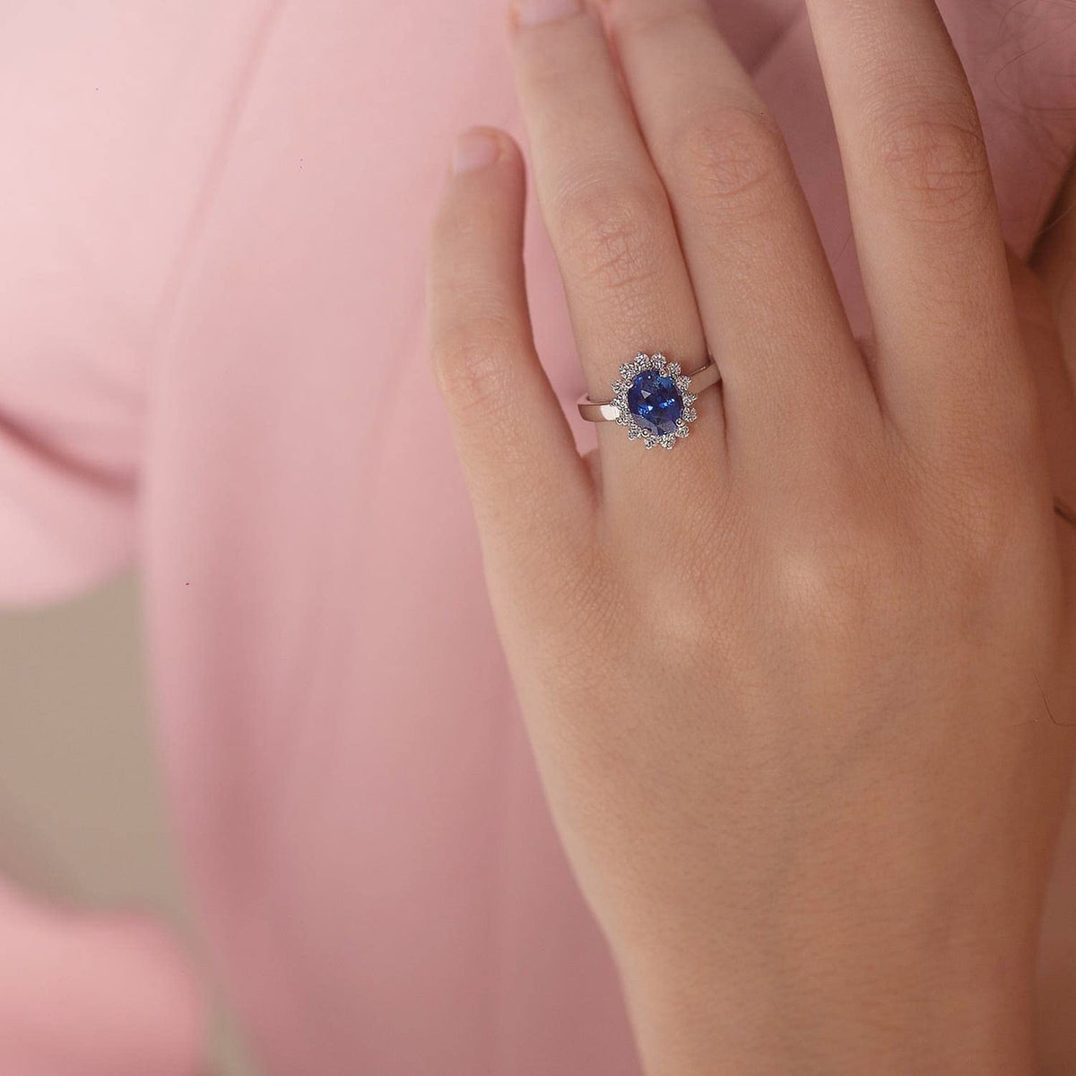 VossAgin - Princess Diana Inspired 3.00CTW AGI Certified G/VS Lab-Grown Sapphire and Diamond Halo Ring in 14K White Gold - 8.5