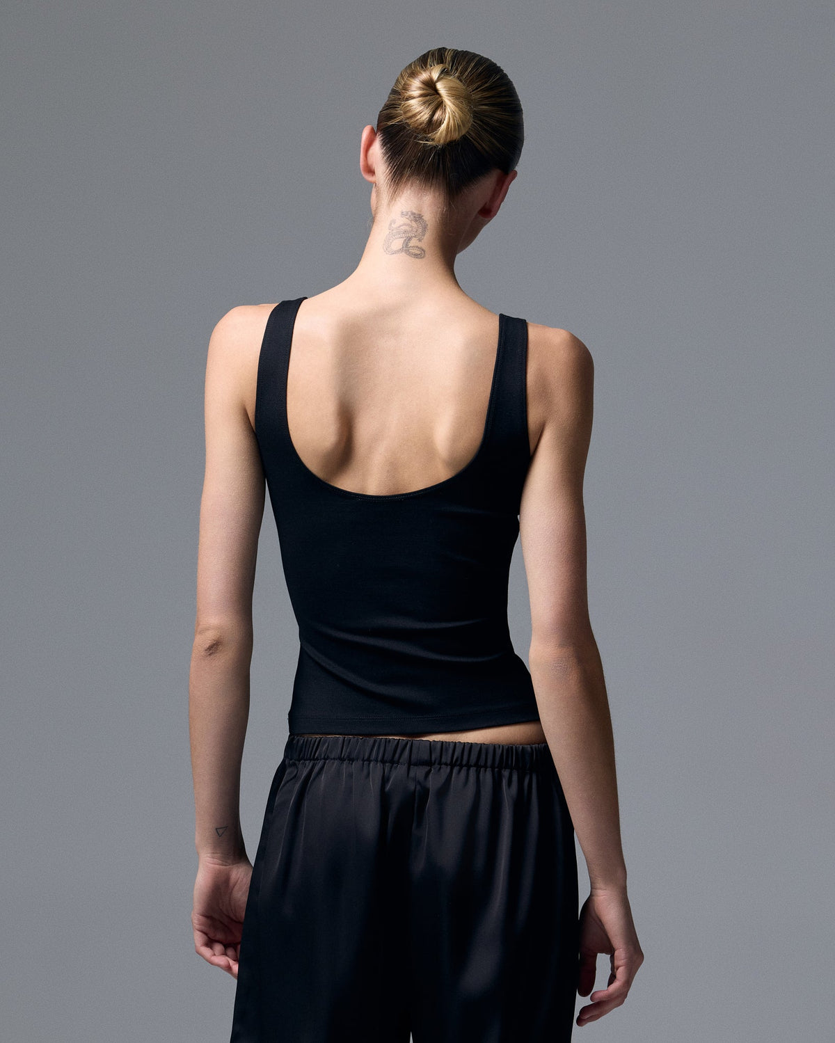 Camiseta sin mangas Artless Forever Inez