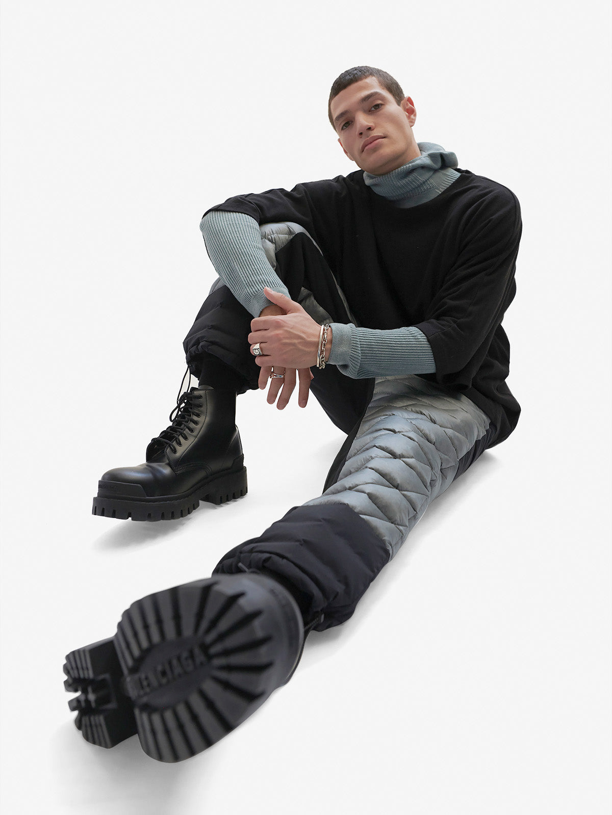 Holden Outerwear Hybrid Daunen-Jogginghose in Schiefergrau