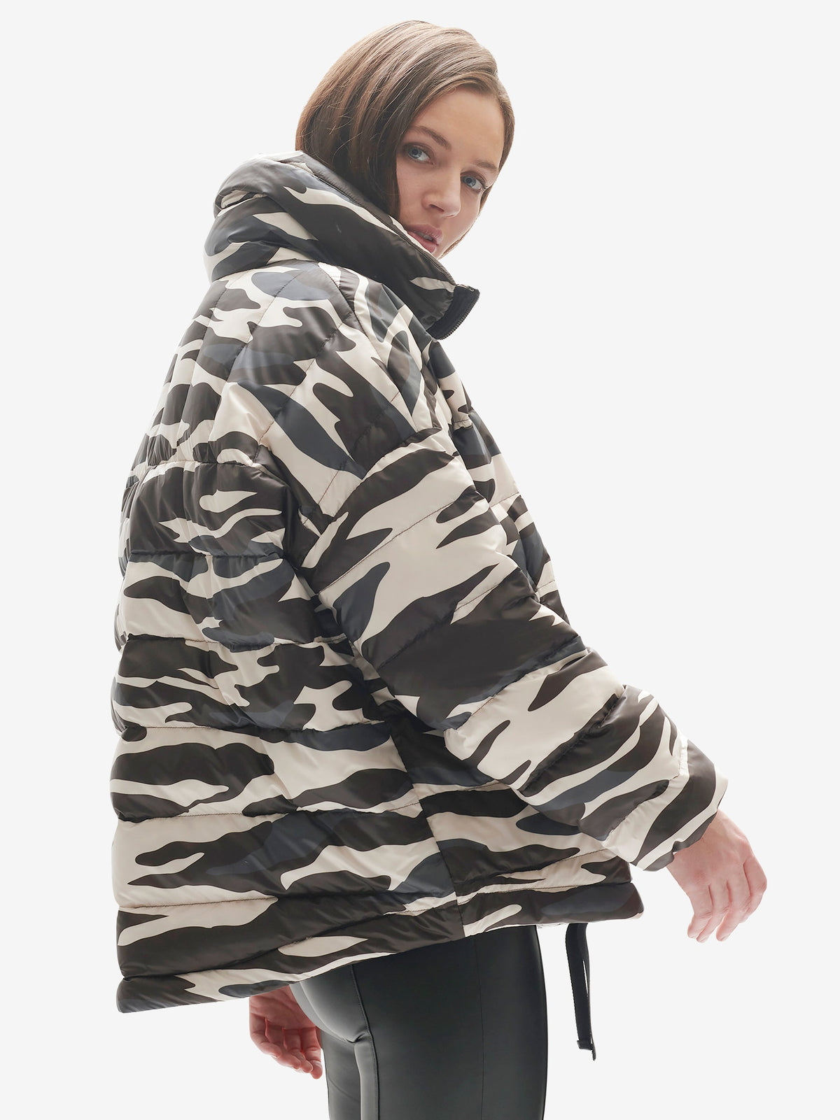 Holden Outerwear Daunen-Half-Zip mit Zebramuster
