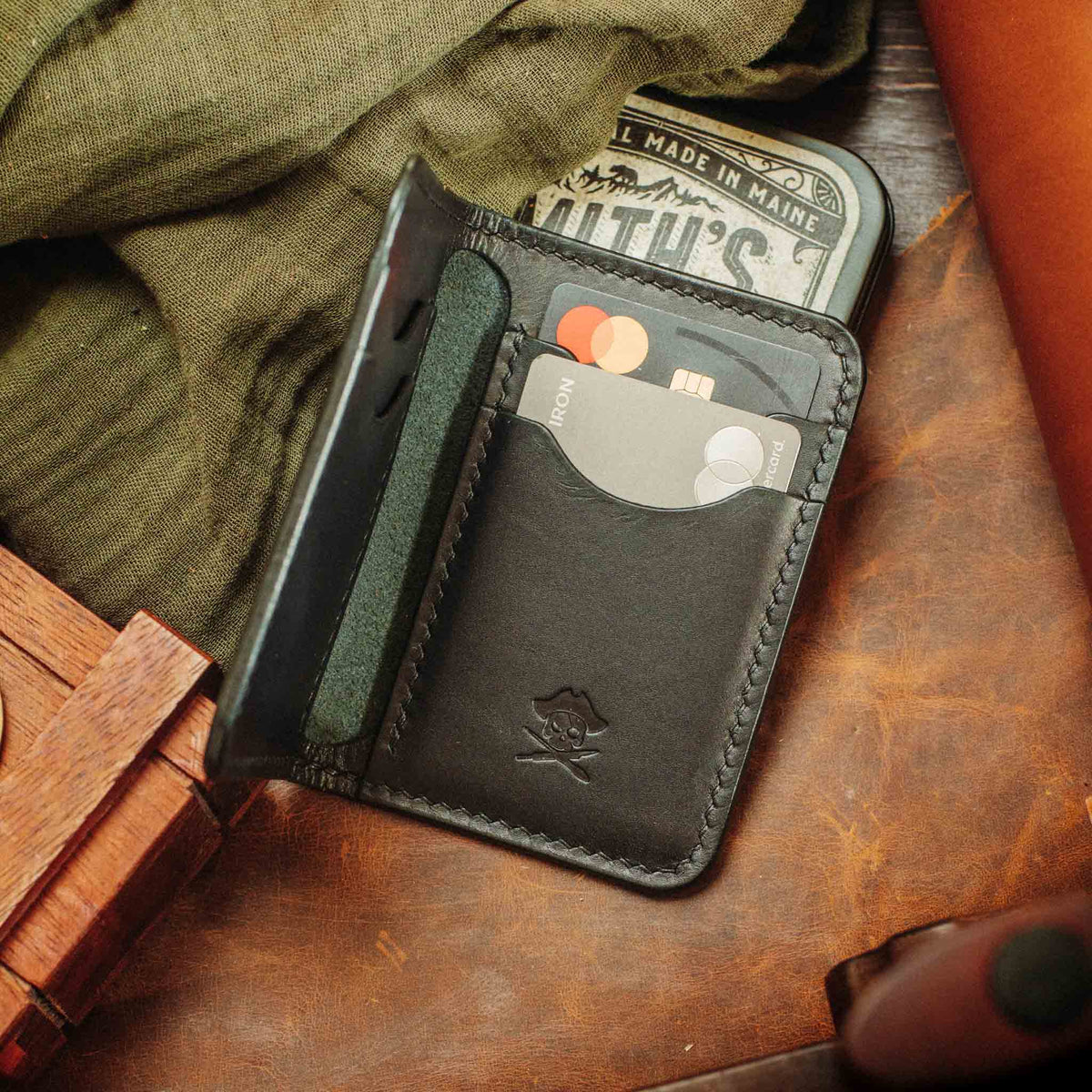Pirate Goods Buccaneer Bifold-Geldbörse