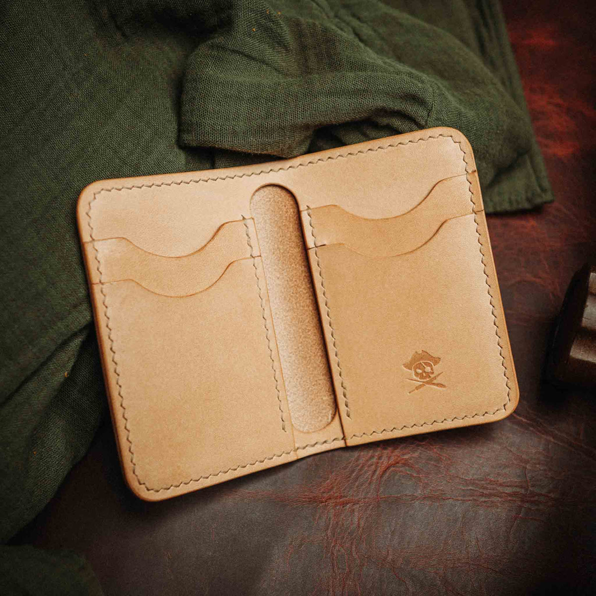 Pirate Goods Buccaneer Bifold-Geldbörse
