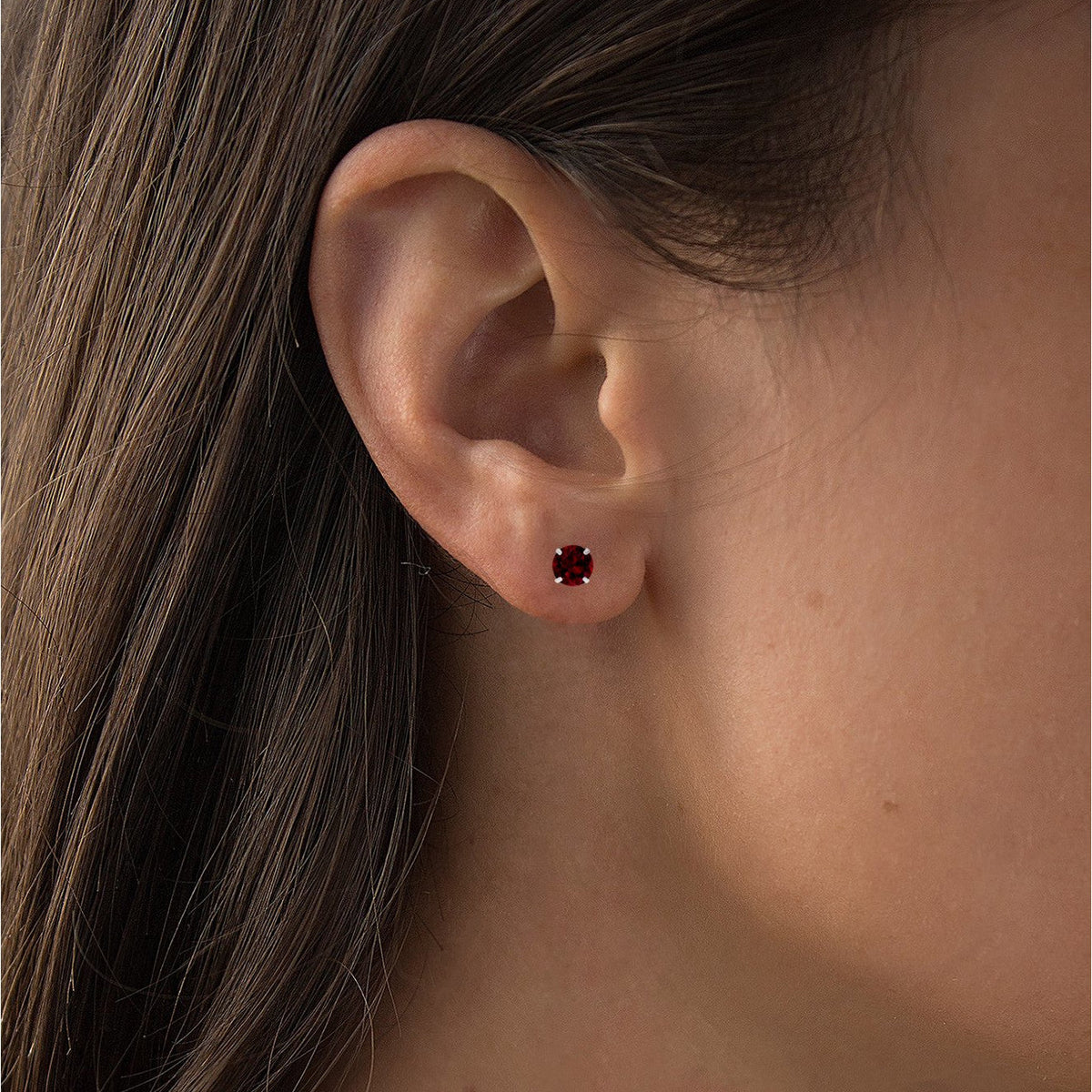 Aretes de broquel de granate VossAgin
