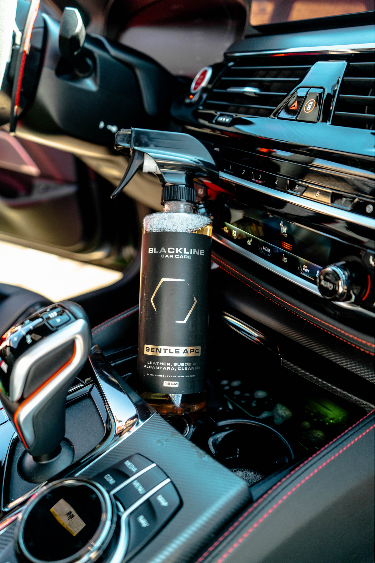 Limpiador Multiusos Suave para Autos Blackline Car Care
