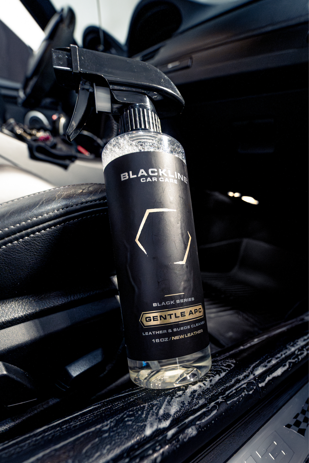 Limpiador Multiusos Suave para Autos Blackline Car Care