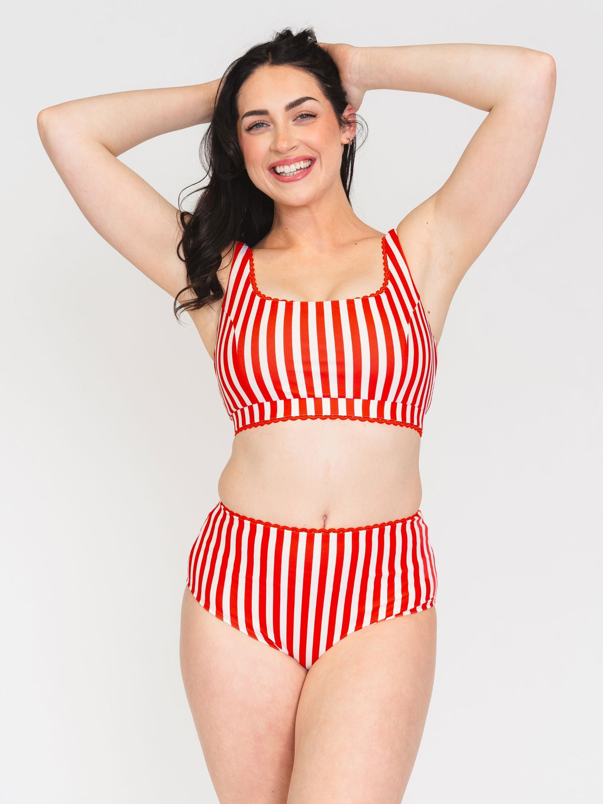 Top de natación tipo bralette con escote de Lime Ricki