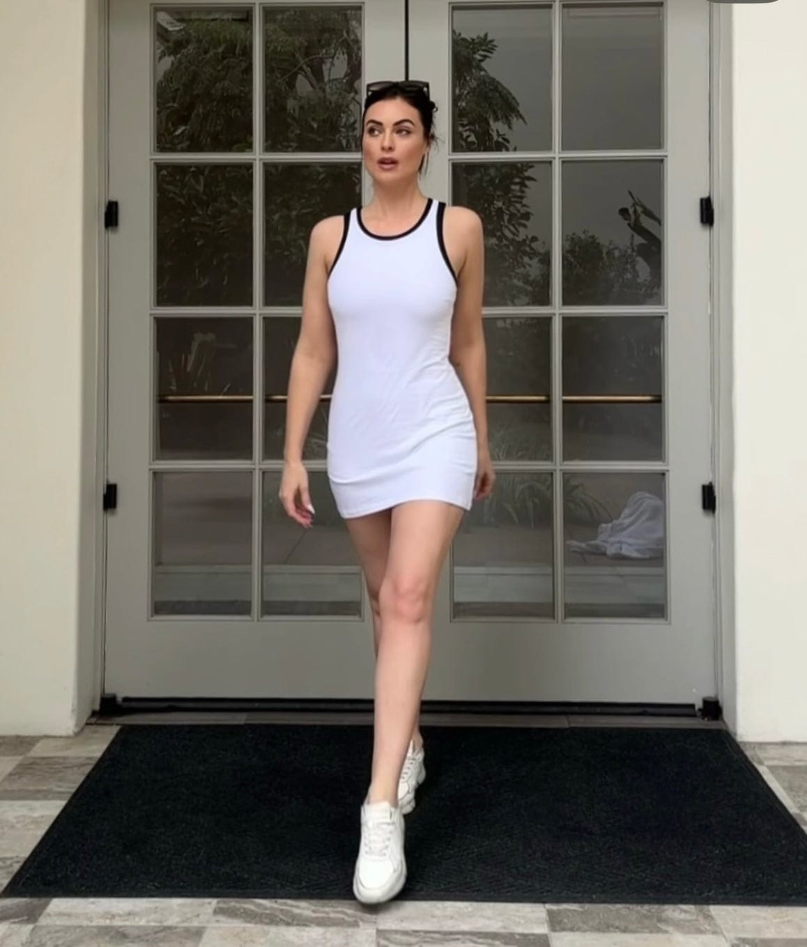 Lezat Willa Kleid