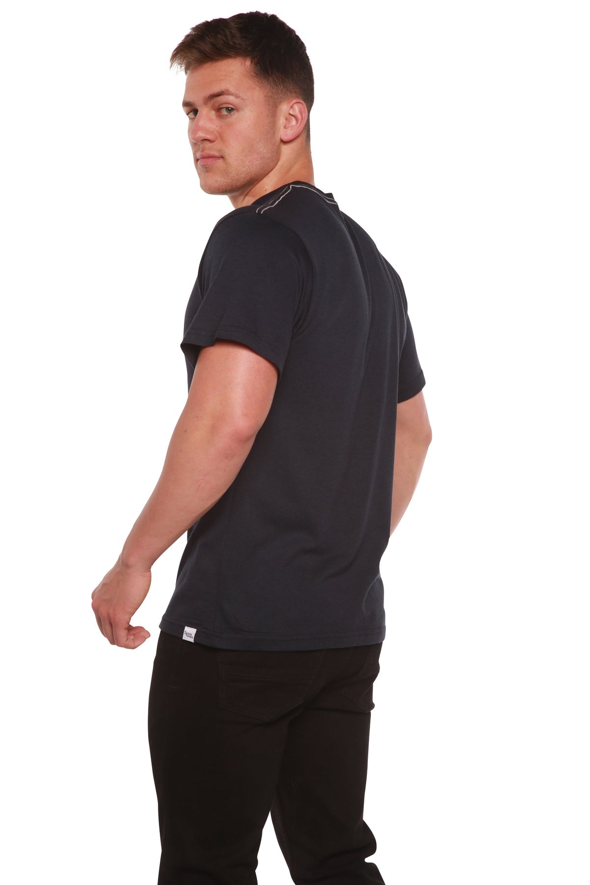Playera de bambú con costuras en contraste
